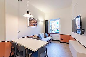 Bright 2BR flat moments from the beach