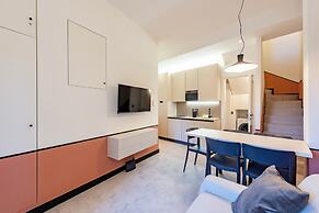 Bright 2BR flat moments from the beach