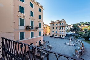 Bright 2BR flat moments from the beach