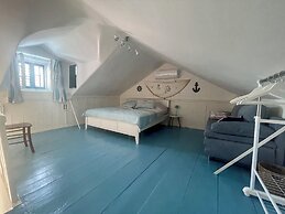 Holiday House Baska Hill