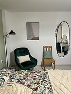 Holiday House Baska Hill