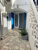 Holiday House Baska Hill