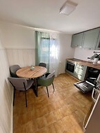 Holiday House Baska Hill