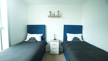 Central M K 2-bedroom Apartment, Sleeps 4, Parking