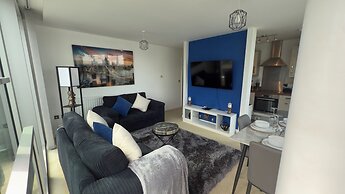 Central M K 2-bedroom Apartment, Sleeps 4, Parking