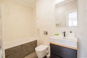 MoHost Penthous and MoHost View