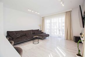 MoHost Penthous and MoHost View