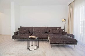 MoHost Penthous and MoHost View