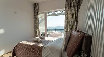 MoHost Penthous and MoHost View