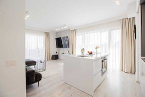 MoHost Penthous and MoHost View