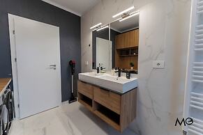 MoHost Penthous and MoHost View