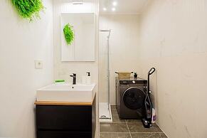 MoHost Penthous and MoHost View