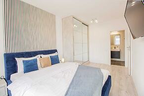 MoHost Penthous and MoHost View