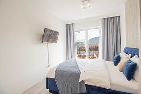 MoHost Penthous and MoHost View