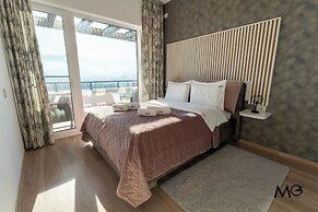 MoHost Penthous and MoHost View