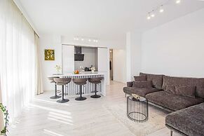 MoHost Penthous and MoHost View