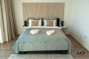 MoHost Penthous and MoHost View