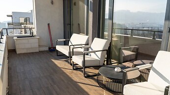 MoHost Penthous and MoHost View