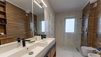 MoHost Penthous and MoHost View