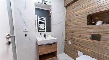 MoHost Penthous and MoHost View