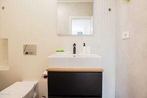 MoHost Penthous and MoHost View