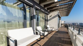 MoHost Penthous and MoHost View