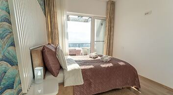 MoHost Penthous and MoHost View