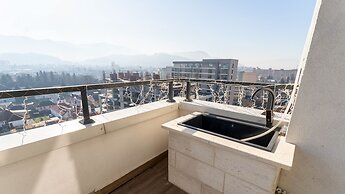 MoHost Penthous and MoHost View