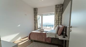 MoHost Penthous and MoHost View