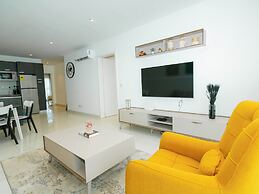 Snug three-bedroom Unit