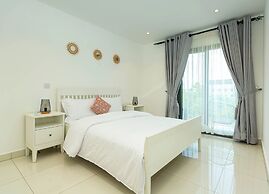 Snug three-bedroom Unit