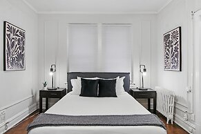 Modern and Minimalist Studio Apartment