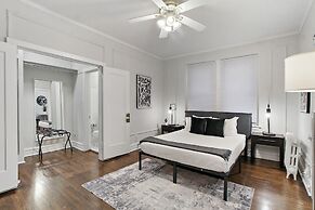 Modern and Minimalist Studio Apartment