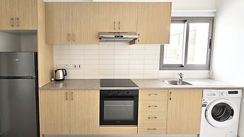 Phaedrus Living: Ledras Residences 201