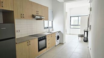 Phaedrus Living: Ledras Residences 201