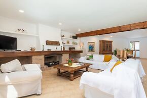 Villa Can Toni in Port de Pollen a