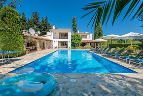 Villa Can Toni in Port de Pollen a