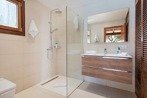 Villa Can Toni in Port de Pollen a