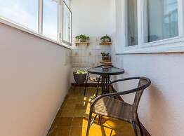 Stylish Two Bedroom Apartment Retreat With Balcony in Zadar