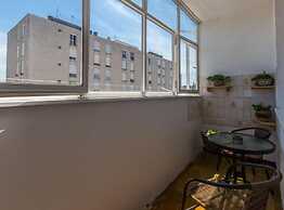 Stylish Two Bedroom Apartment Retreat With Balcony in Zadar