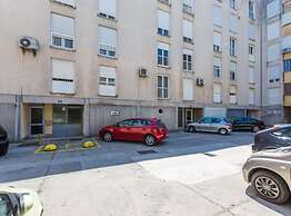 Stylish Two Bedroom Apartment Retreat With Balcony in Zadar