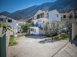 Charming Seaside Escape in Kotor