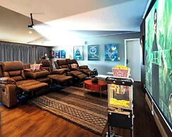 Palm Beach Paradise | Villa w/ Beach, Pool, Cinema & Tiki