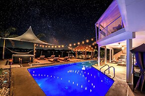 Palm Beach Paradise | Villa w/ Beach, Pool, Cinema & Tiki