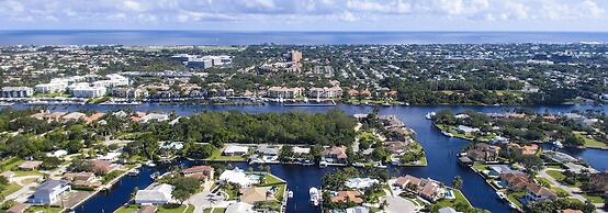 Palm Beach Paradise | Villa w/ Beach, Pool, Cinema & Tiki