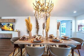 Palm Beach Paradise | Villa w/ Beach, Pool, Cinema & Tiki