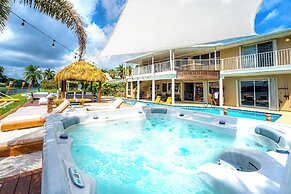 Palm Beach Paradise | Villa w/ Beach, Pool, Cinema & Tiki