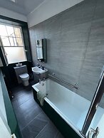 Ayr Town Centre Apartment - 3 Bedrooms