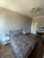 Ayr Town Centre Apartment - 3 Bedrooms