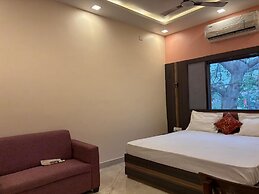 DM PAYING GUEST HOUSE